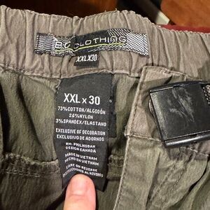 Mens Cargo Pants/Shorts Combo: Zipped Lower Pant Legs-Good Condition XXLx30